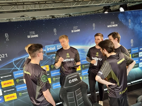 国服英雄联盟维护结束全区正常开服玩家热情高涨